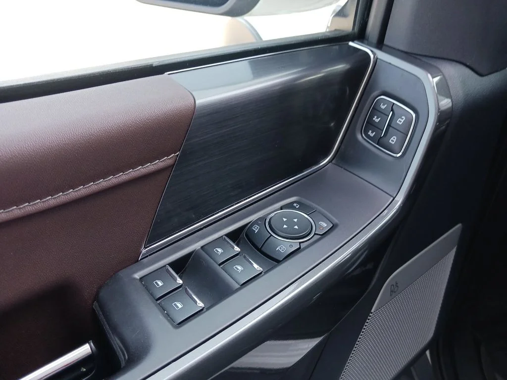 Used 2023 White Ford Lariat image 34
