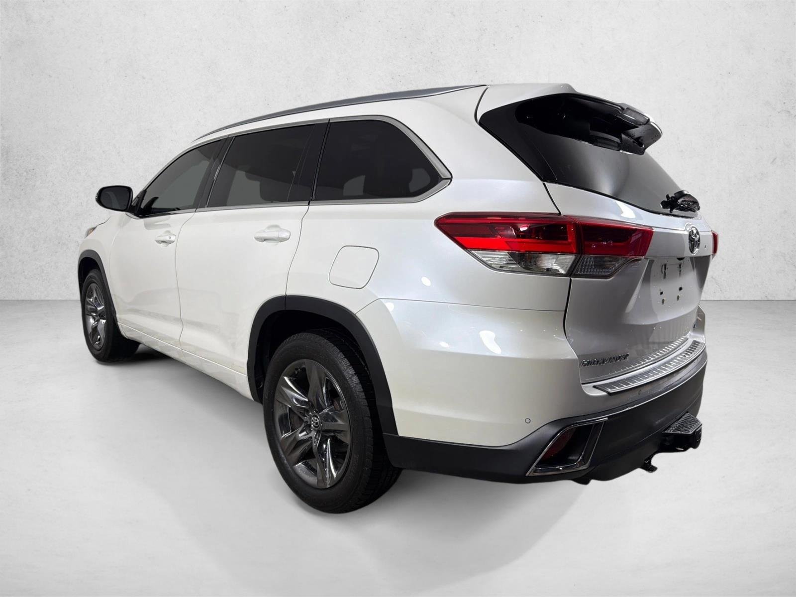 Used 2019 Blizzard Pearl Toyota Limited Platinum image 7