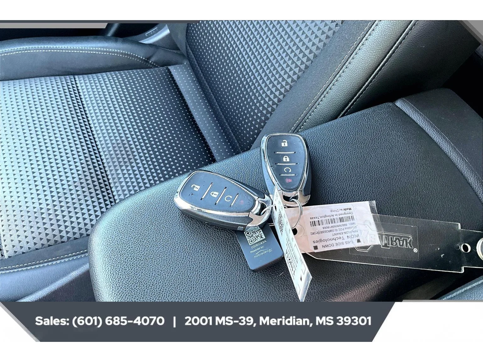Used 2025 MOSAIC BLACK METALLIC Chevrolet LT image 9