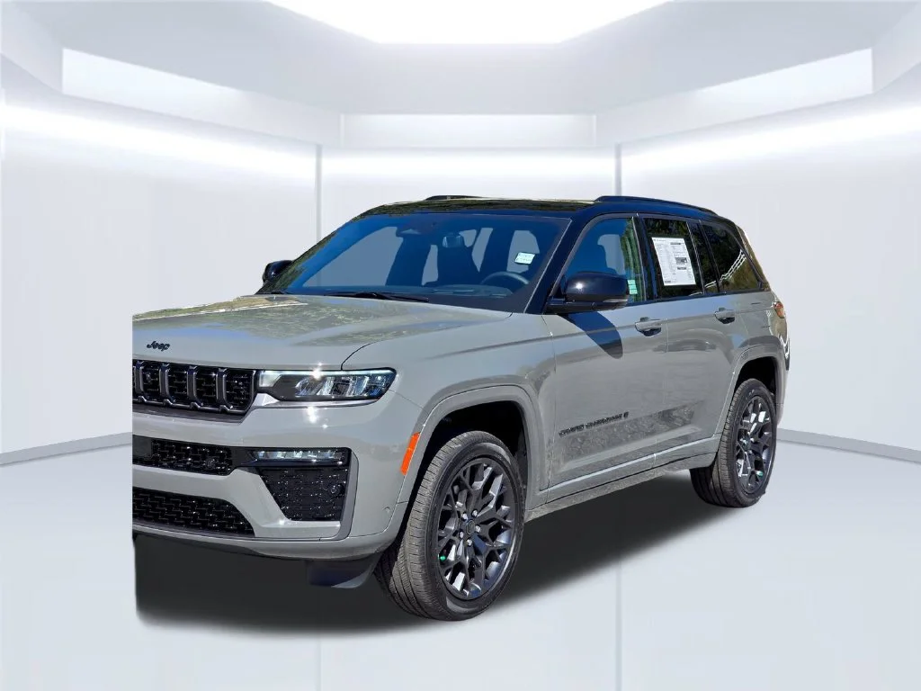 New 2027 Gray Jeep Summit image 42