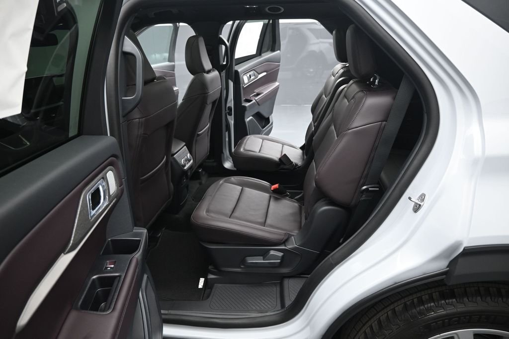 New 2026 Star White Metallic Tri-Coat Ford Platinum image 20