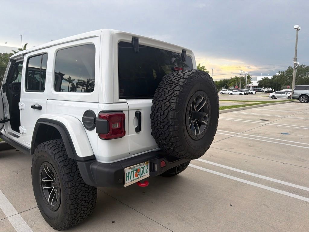 Used 2024 Bright White Clearcoat Jeep Rubicon X image 7