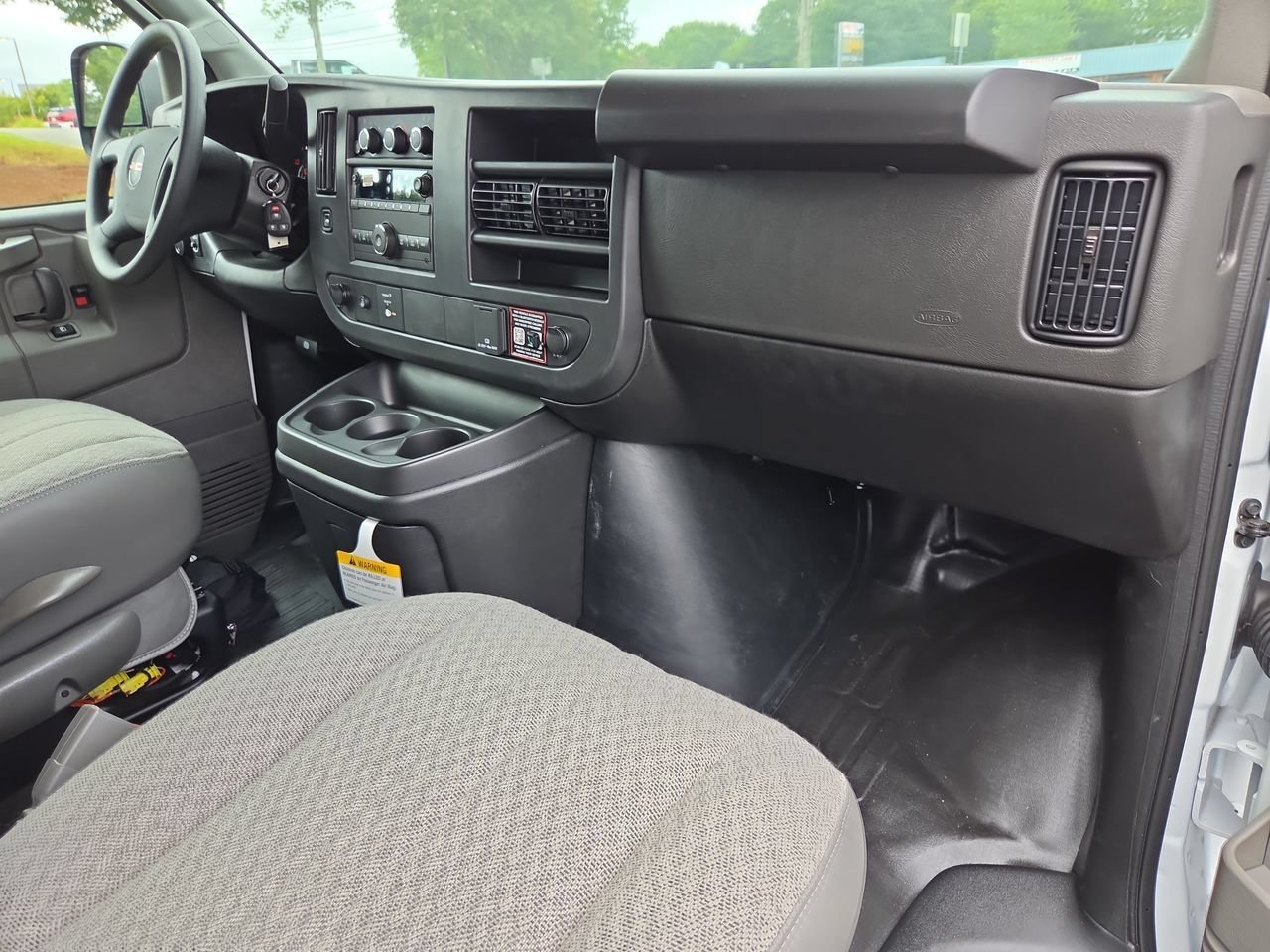 2026 GMC Savana Cargo Work Van - Photo 28