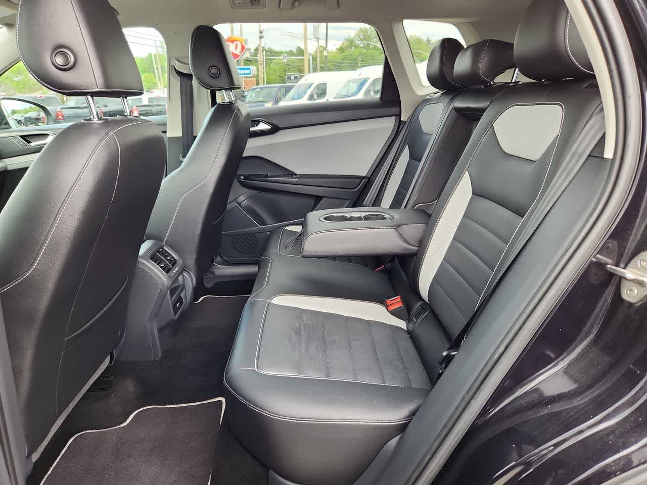 Used 2023 Deep Black Pearl Volkswagen SEL image 16