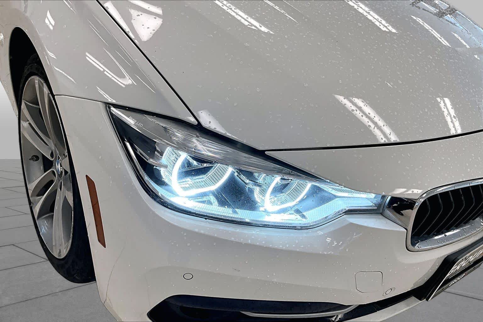 Used 2018 Glacier Silver Metallic BMW 330i image 26