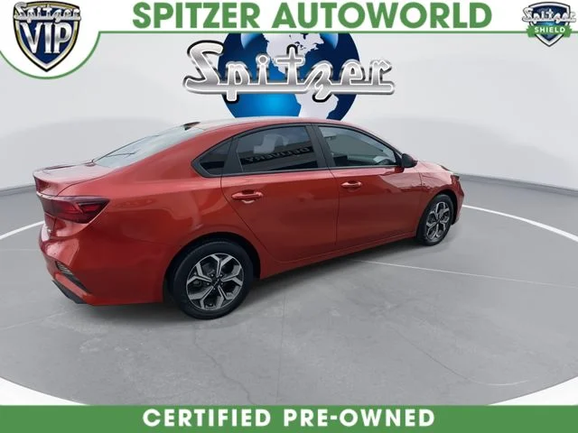 Used 2023 Red Kia LXS image 9