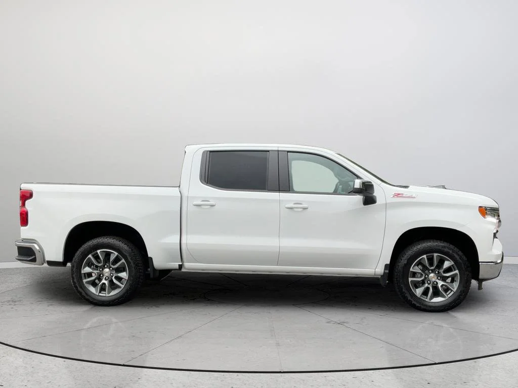 New 2026 Chevrolet Silverado 1500 LT 4D Crew Cab