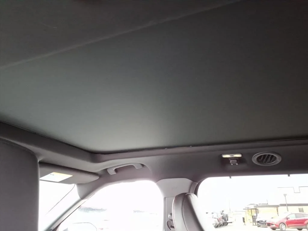 2025 Ford Explorer ST-LINE - Photo 14