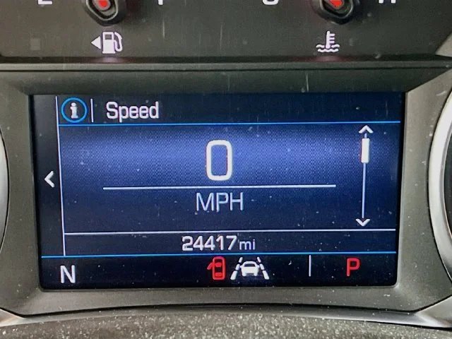 Used 2023 White GMC SLE image 10