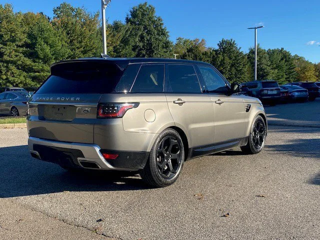 Used 2019 Silicon Silver Premium Metallic Land Rover HSE image 4