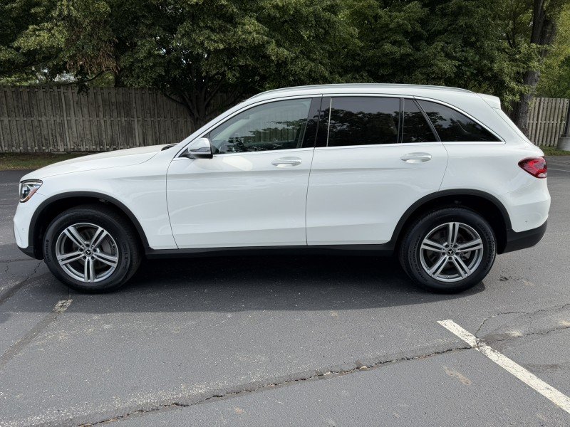 Certified Used 2022  Mercedes-Benz GLC 300 image 4