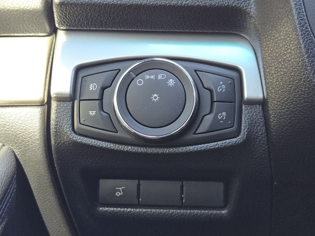 Used 2017 Gray Ford XLT image 23
