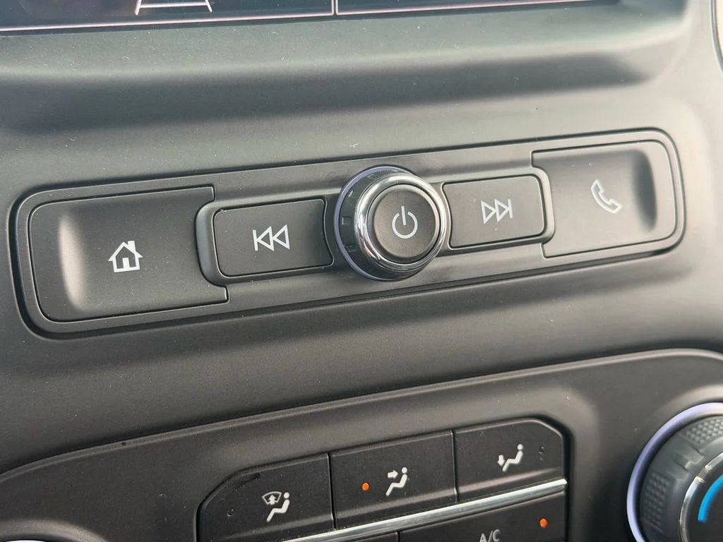 Used 2025 Black Chevrolet Custom image 23