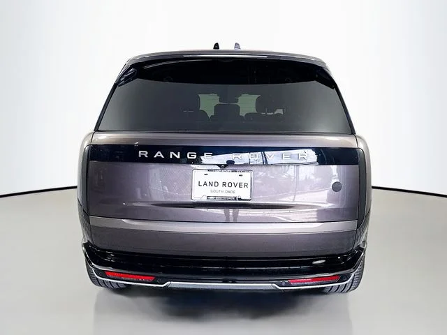 Certified Used 2022 Charente Gray Premium Metallic Land Rover SE image 6