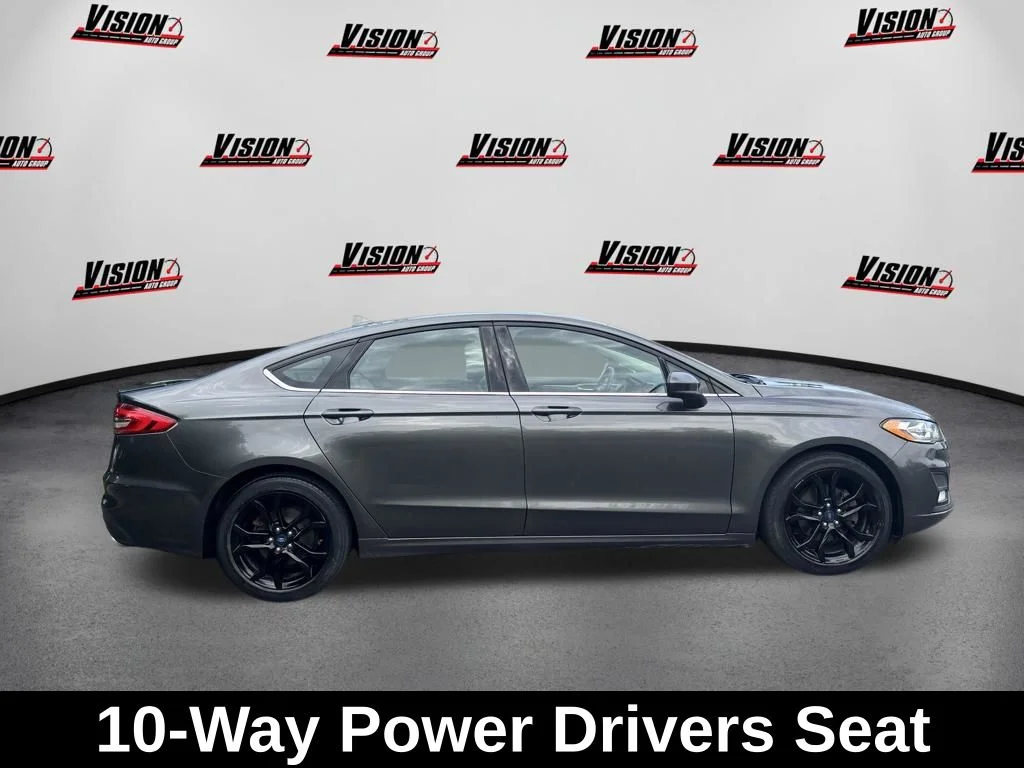 Used 2019 Gray Ford SE image 4
