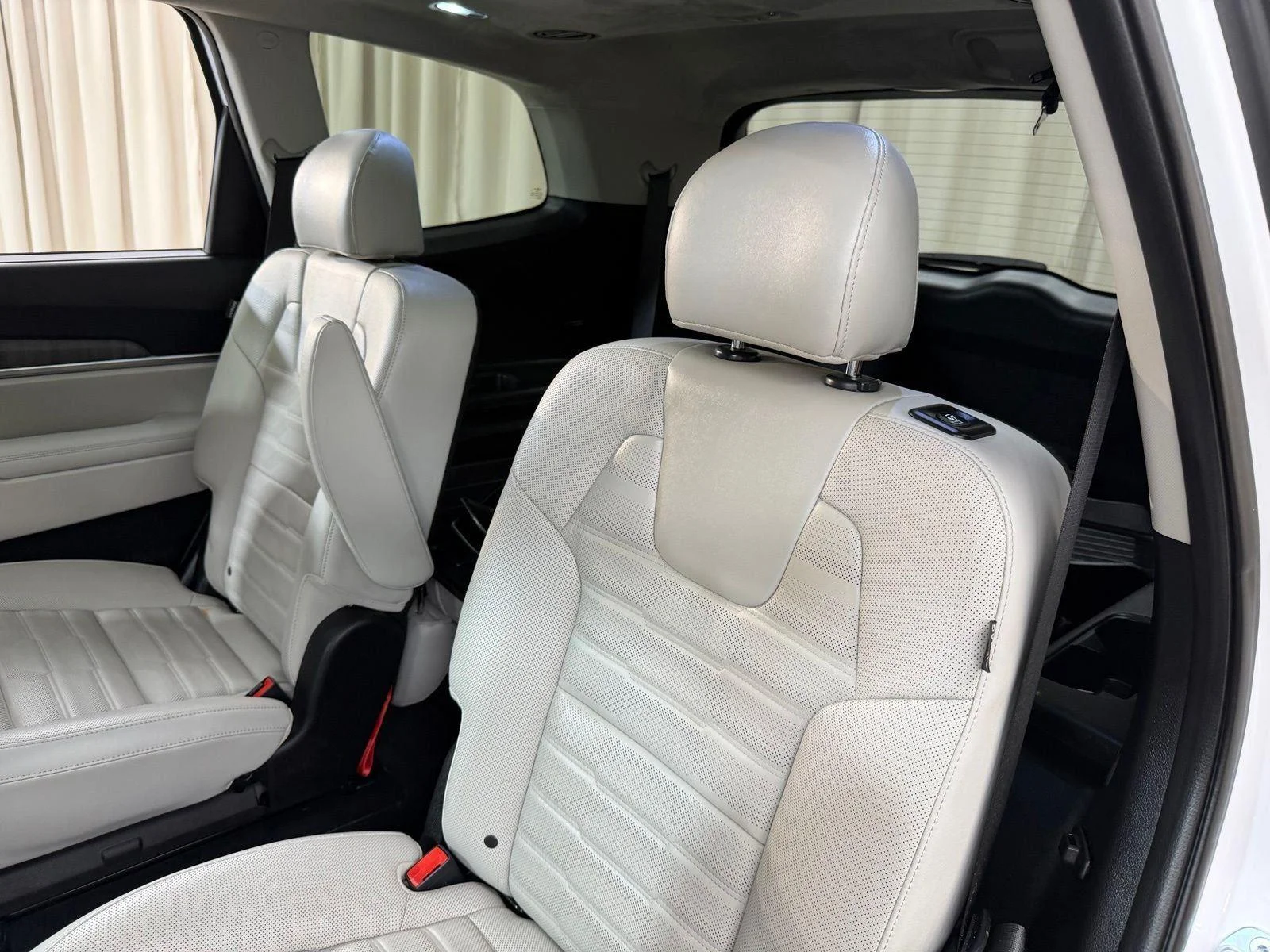 Used 2023 Glacial White Pearl Kia SX-Prestige image 39