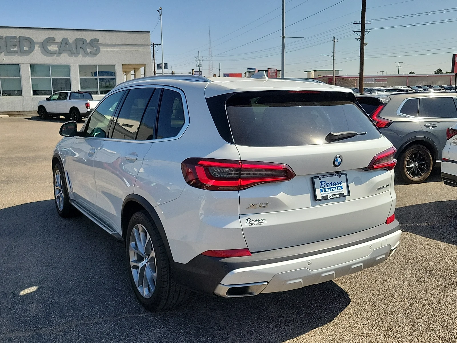 Used 2023 White Metallic BMW xDrive40i image 8