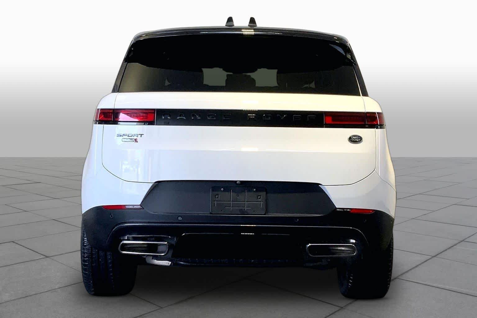 Used 2023 Fuji White Land Rover SE image 5