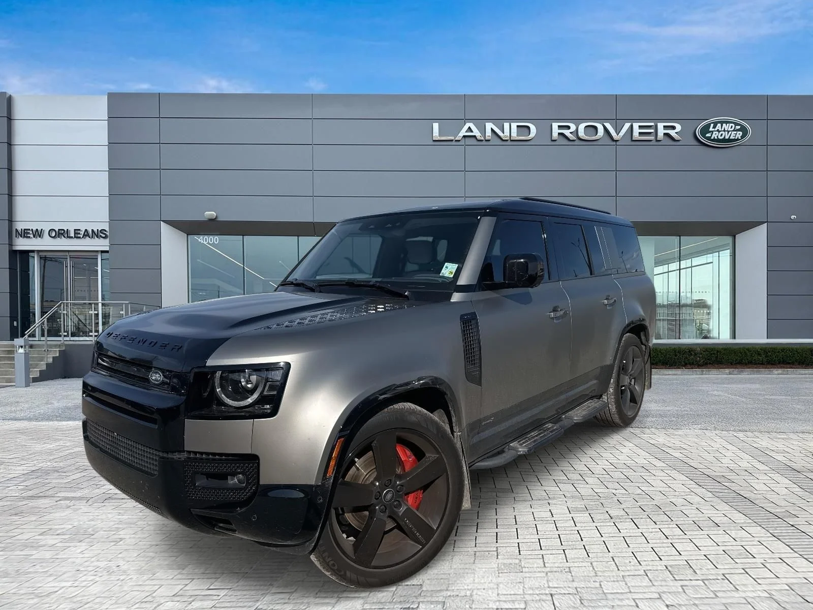 2025 Land Rover Defender 130 X P400's photo