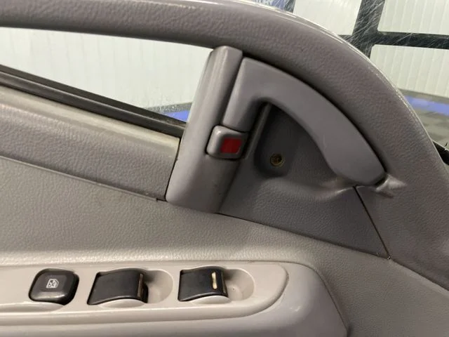 Used 2008 Green Mitsubishi  image 13