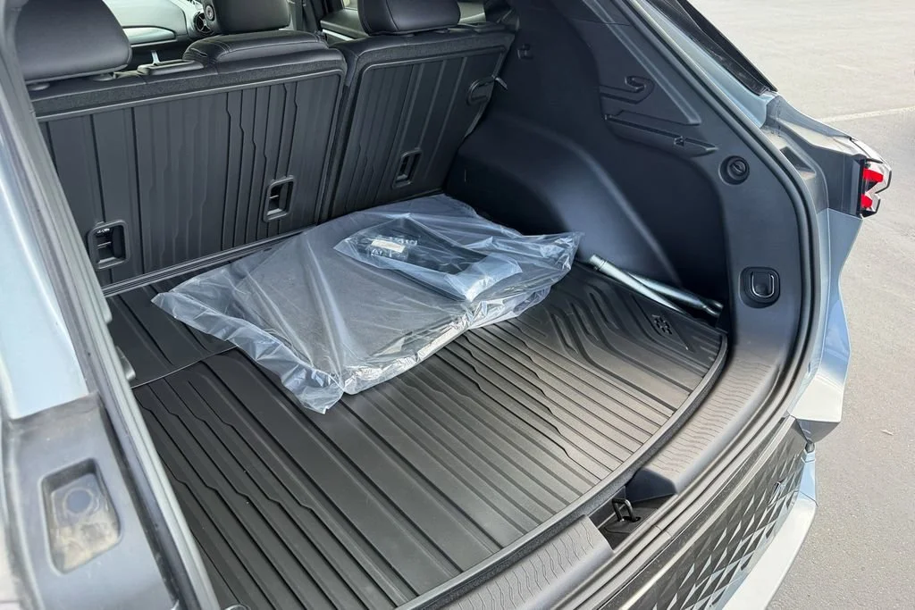 2025 Chevrolet Equinox EV RS - Photo 24