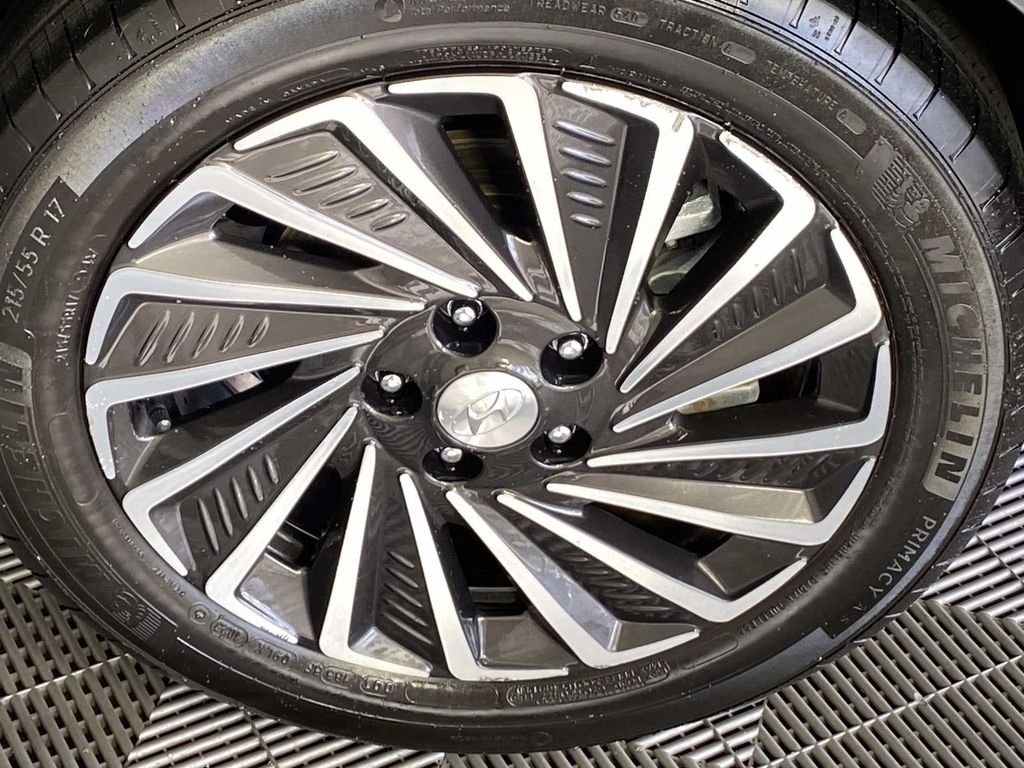 Used 2023 Gray Hyundai SEL image 27