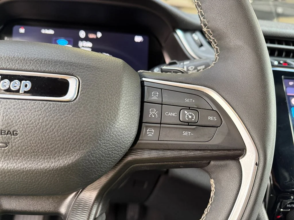 Used 2024 Gray Jeep Altitude image 25