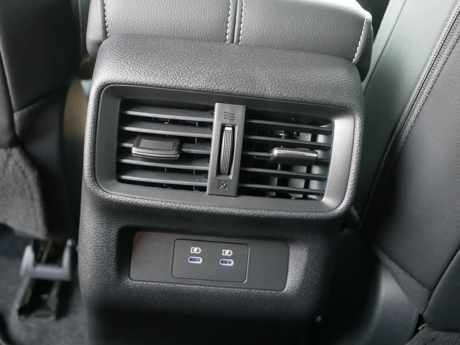 2025 Nissan Murano SV - Photo 16