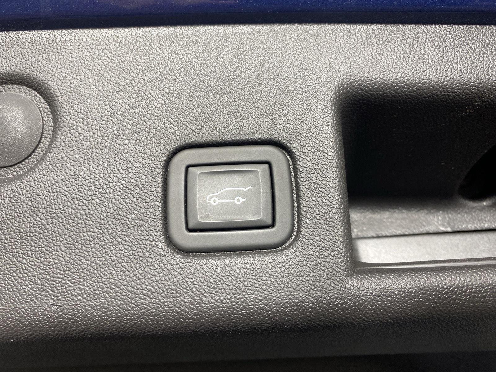 Used 2024 Lakeshore Blue Metallic Chevrolet LT image 26