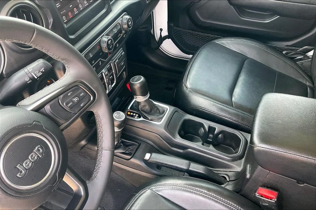 Used 2023 White Jeep Texas Trail image 15