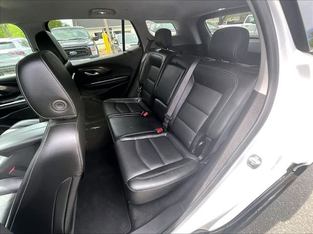 Used 2024 White GMC SLT image 21