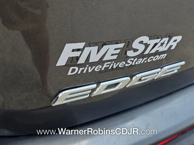 Used 2017 Gray Ford SEL image 12