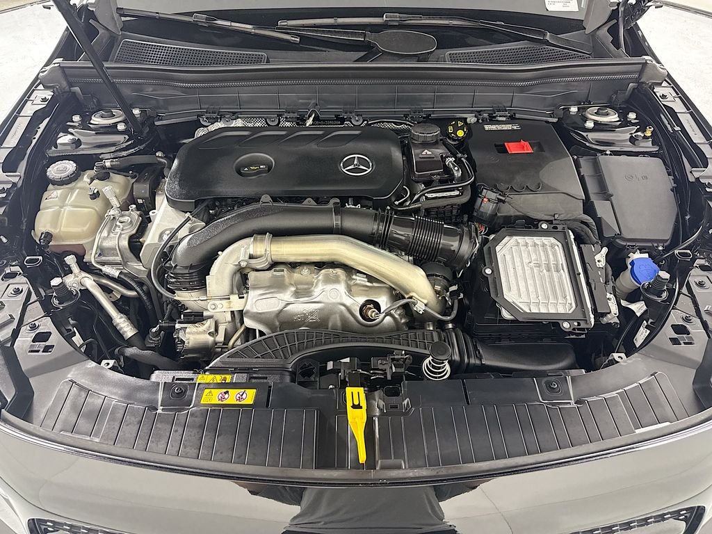 Used 2025 Night Black Mercedes-Benz GLB 250 image 29
