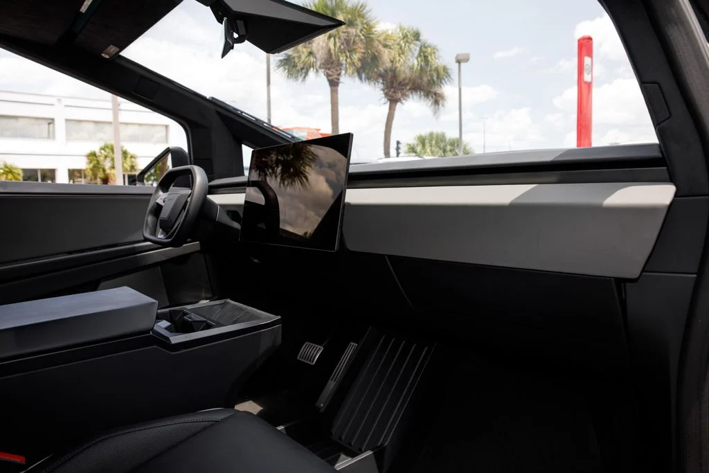 Used 2025 Silver Tesla Base image 14
