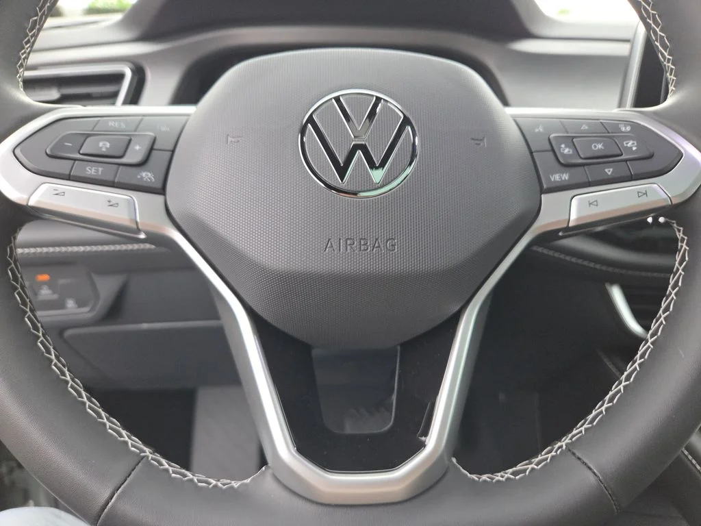 New 2026 Avocado Green Pearl Volkswagen 2.0T SE w/Technology image 12