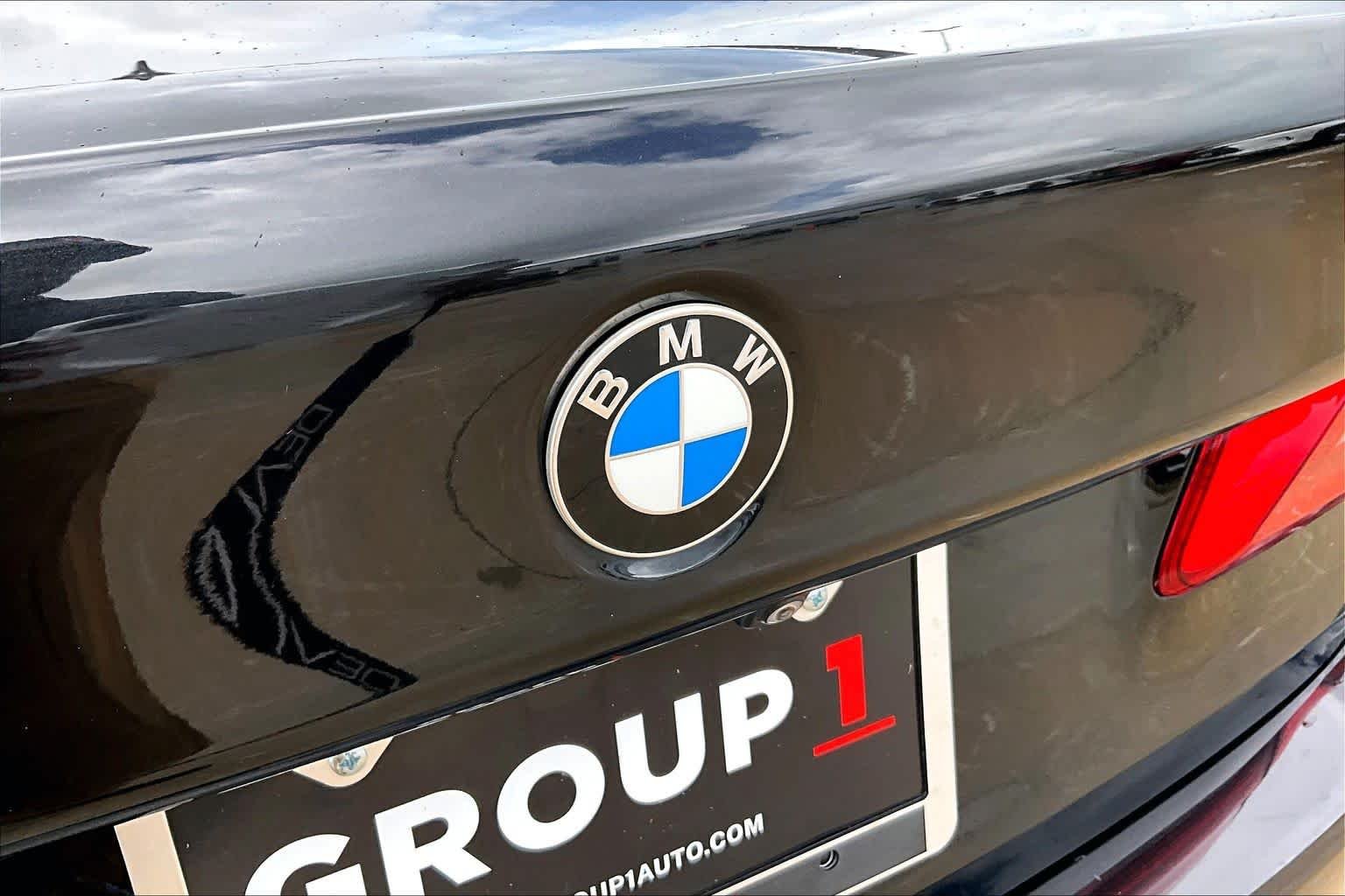 Used 2020 Black Sapphire Metallic BMW 530i image 31