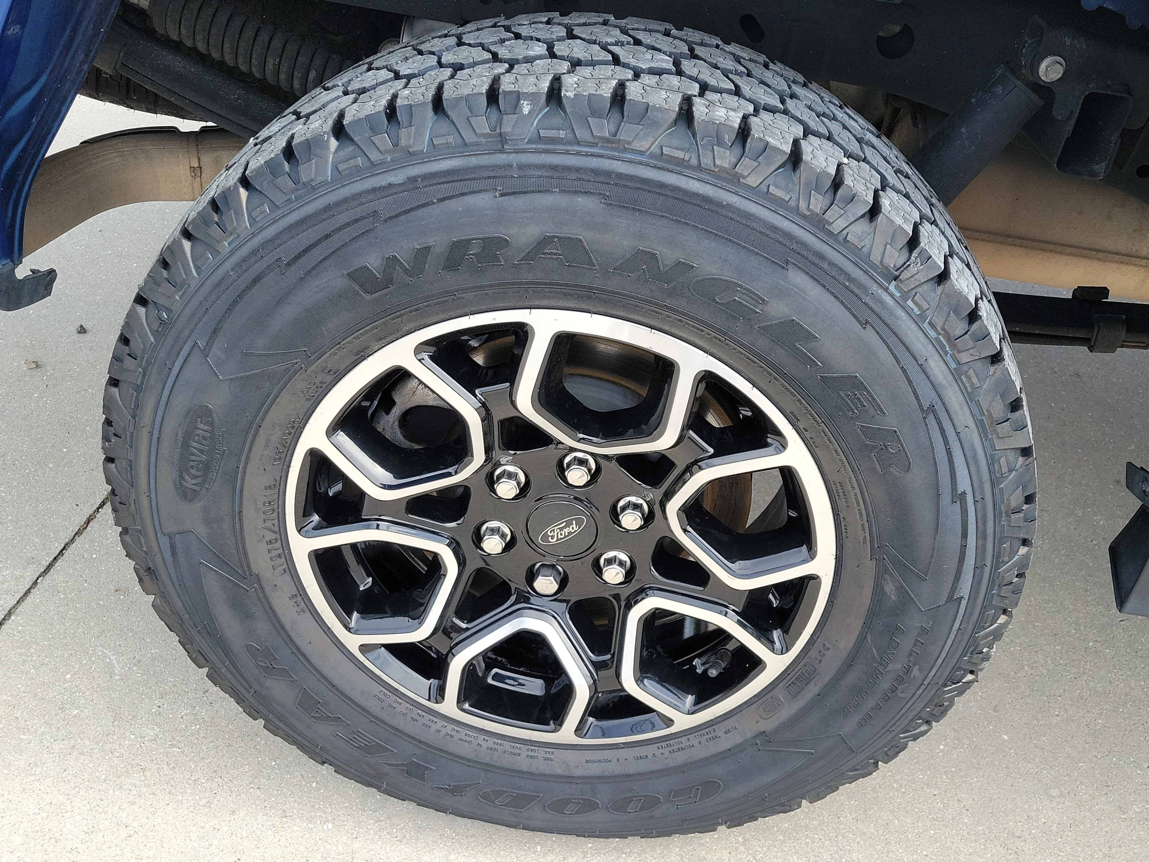 Used 2022 Blue Metallic Ford XLT image 10