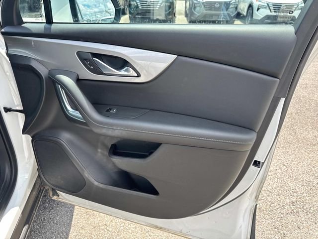 Used 2021 White Chevrolet LT image 23