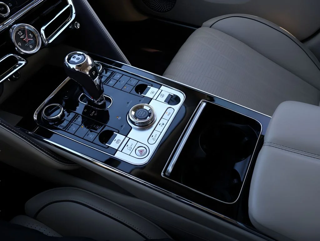 Used 2023 Gray Violet by Mulliner Bentley Azure image 31