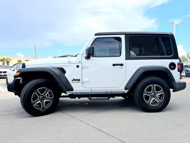 Used 2023 White Jeep Sport S image 4
