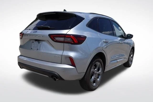 Used 2023 Silver Ford ST-Line image 10