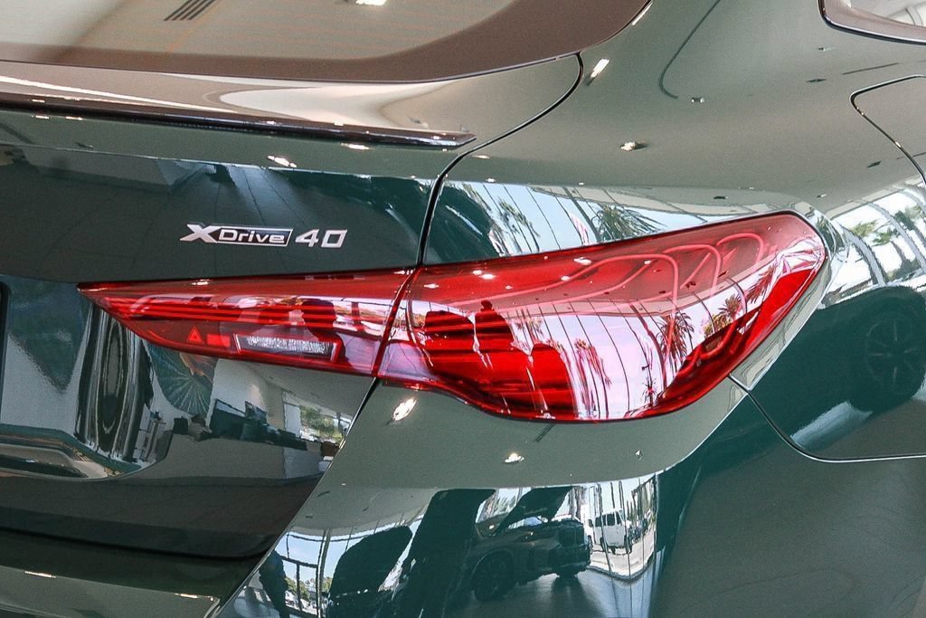 New 2026 Cape York Green Metallic BMW eDrive40 image 7