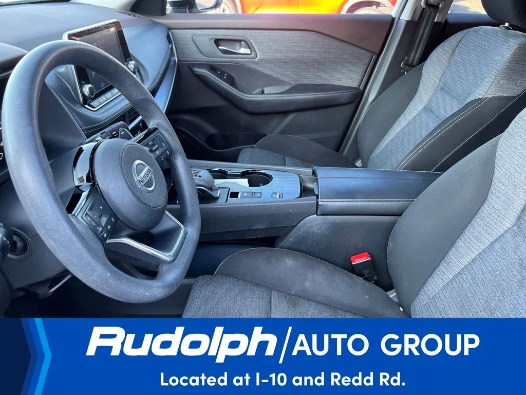 Used 2021 Pearl White Nissan SV image 9