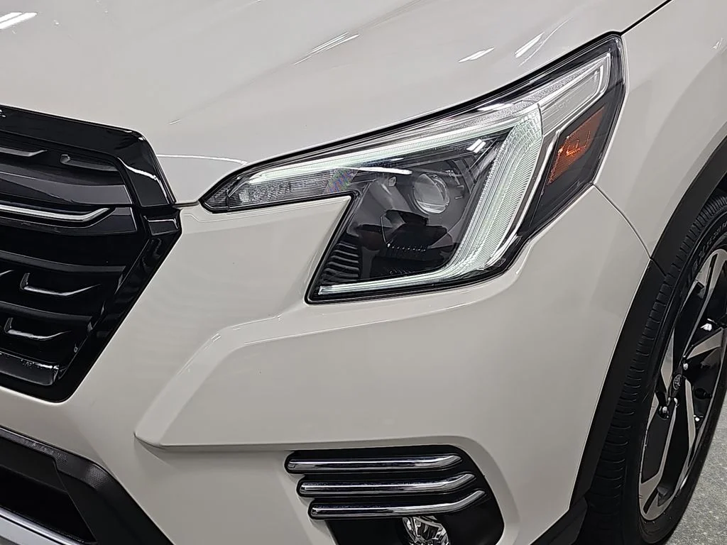 Used 2023 White Subaru Touring image 33