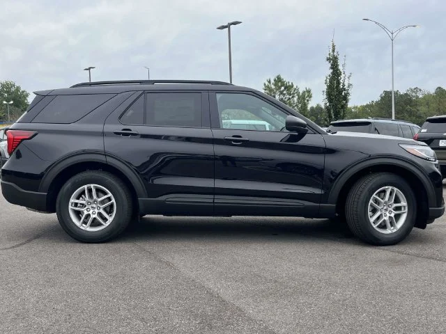 New 2027 Black Ford Active image 2