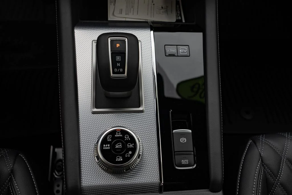 New 2026 Black Nissan Platinum image 21