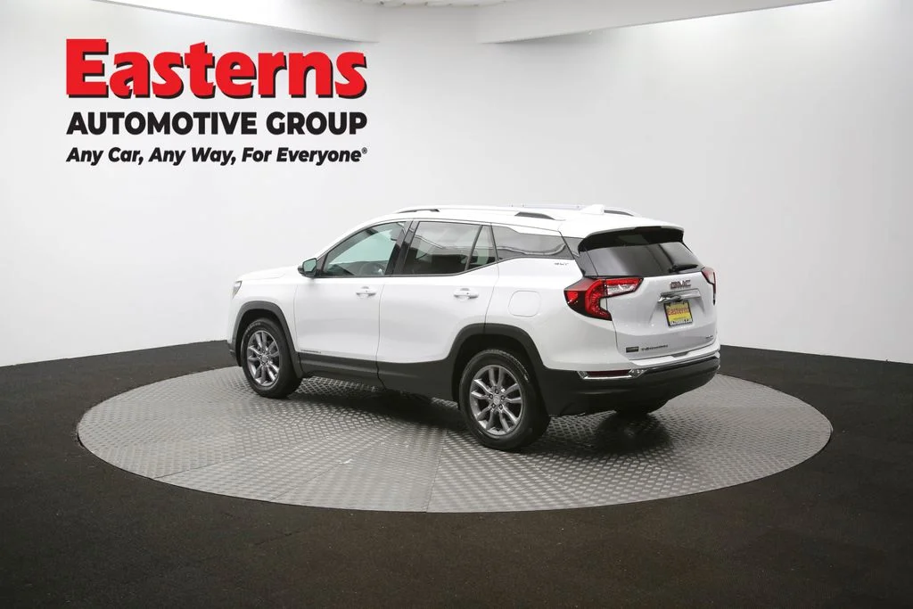 Used 2024 White GMC SLT image 63