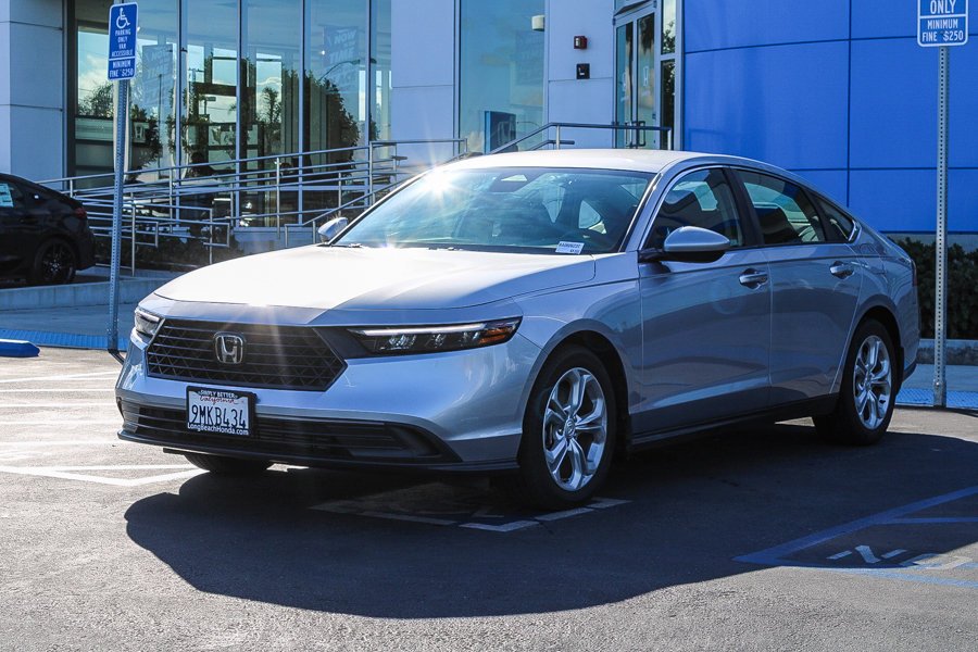 Used 2024 Silver Honda LX image 3