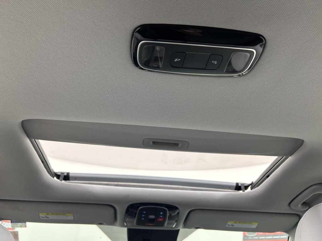 Used 2024 Silver Hyundai SEL image 20