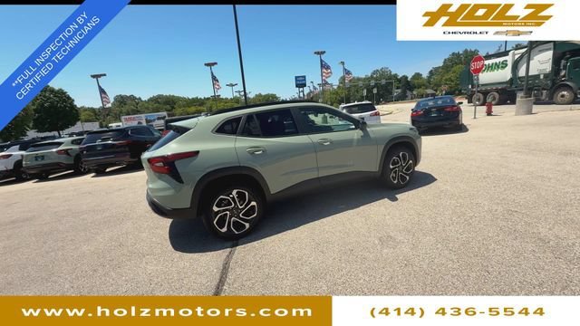 Certified Used 2024 Cacti Green Chevrolet 2RS image 8